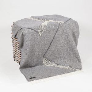 XXL Decke aus Woll-Cashmere-Mix in hellgrau