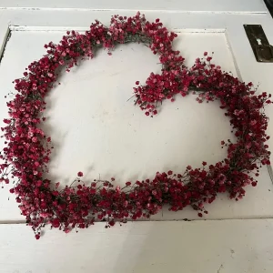 Handgemachtes Schleierkraut Herz | Romantische Herzdekoration für Hochzeit & Zuhause | Natürliche Blumendeko