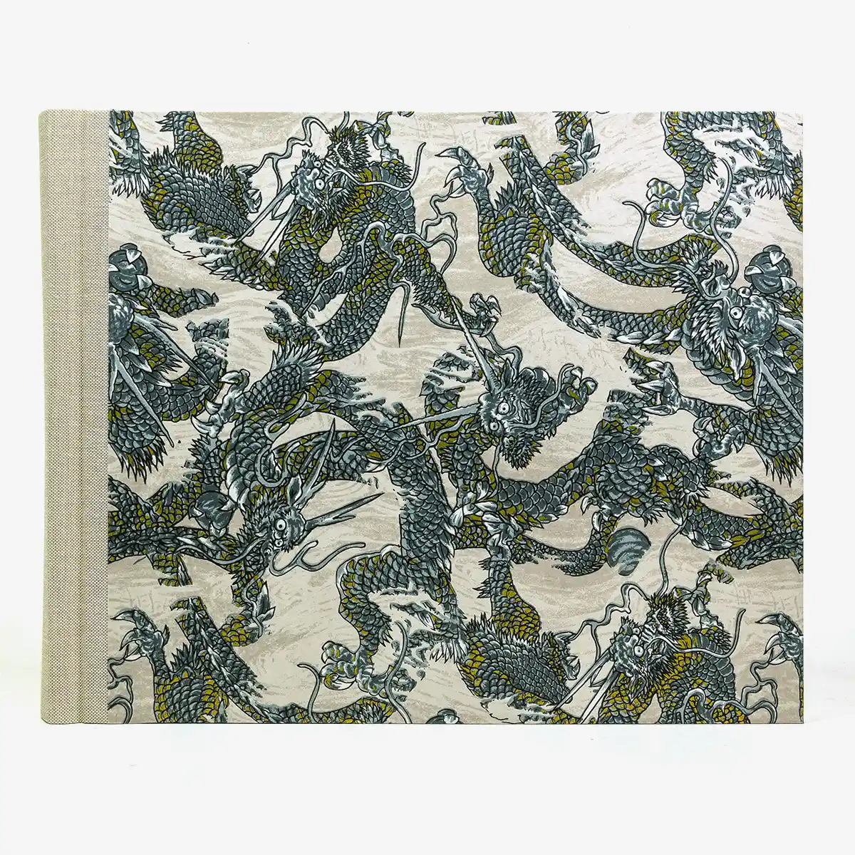Fotoalbum | H24xB30cm | 60 cremefarbene Seiten | Cover: Chiyogami Papier | Motiv: Drachen grau – Bild 2