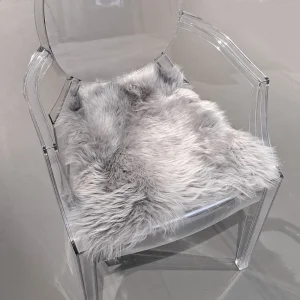 Neuseeländisches Lammfell-Sitzkissen für Louis Ghost von Kartell