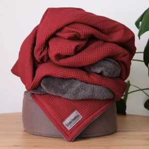 Kuscheldecke "Vollkommen" Weinrot · Dunkelgrau