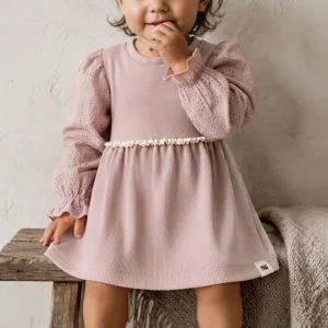 Jurkje rib met kant | Oud roze | Broderie pofmouwtjes
